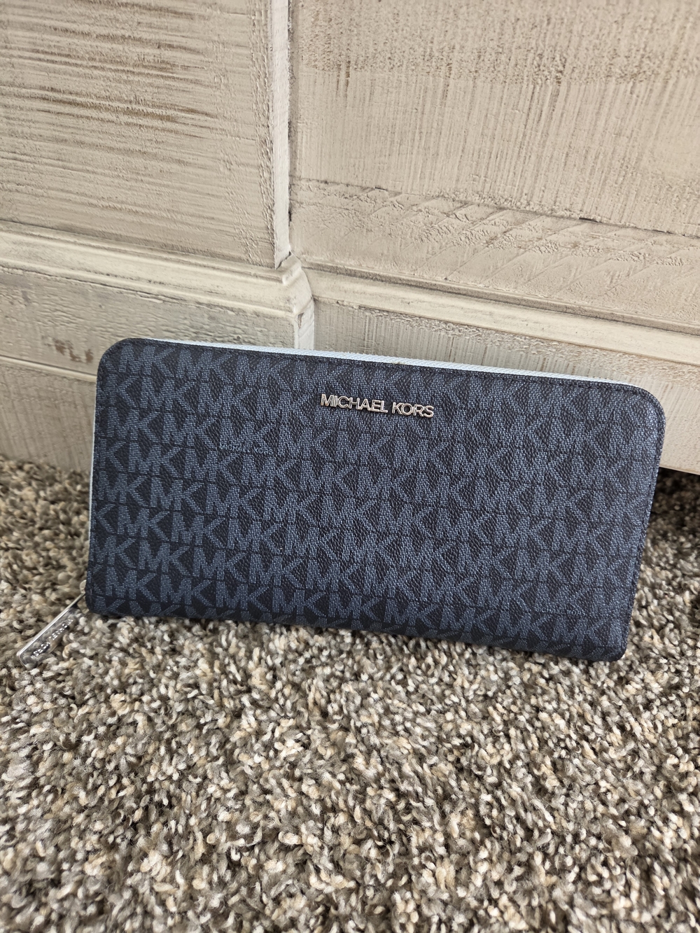 Michael Kors Navy and Light Blue MK Signature Zip Wallet. #SW